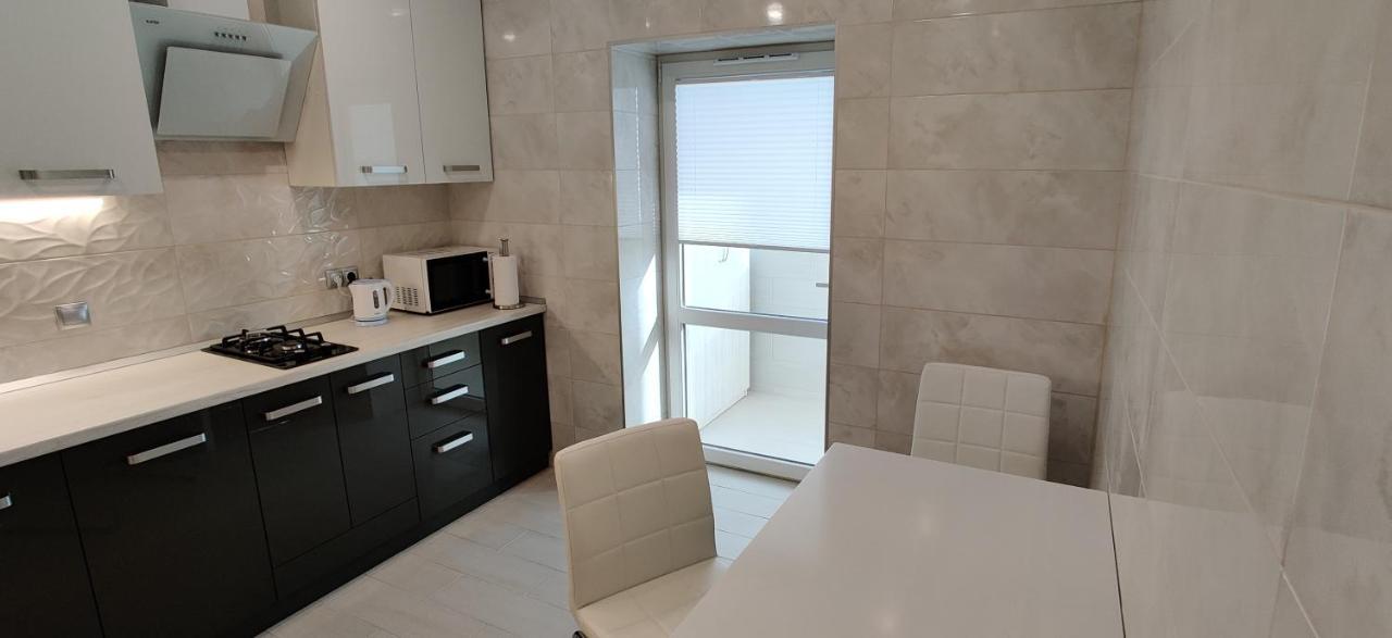 Luxury Apartments Atlant Луцк Экстерьер фото